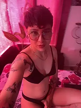 Snapshot of bloomroma chatting on April 9, 2026, 2:23 pm bloomroma online show from April 9, 2026, 2:23 pm