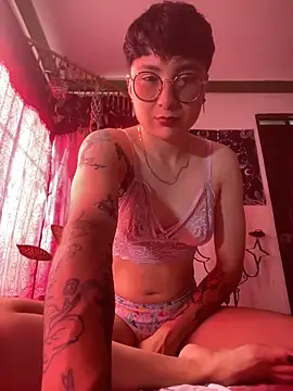 Snapshot of bloomroma chatting on April 10, 2026, 2:02 pm bloomroma online show from April 10, 2026, 2:02 pm