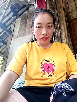 Snapshot of Susuu5790 chatting on April 5, 2026, 7:59 am Susuu5790 online show from April 5, 2026, 7:59 am