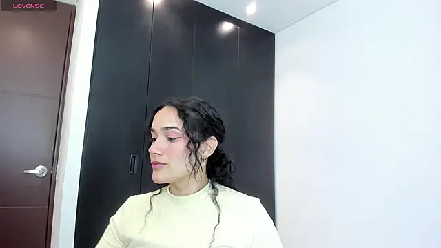 Snapshot of love_kriss chatting on May 8, 2026, 7:50 pm love kriss online show from May 8, 2026, 7:50 pm