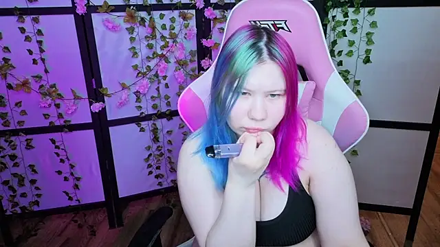 Snapshot of kitsune_little chatting on May 17, 2026, 9:59 pm kitsune little online show from May 17, 2026, 9:59 pm