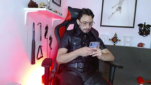 Thom sam  online show from April 4, 2026, 1:01 am