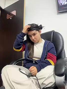 Anya Volker online show from March 30, 2026, 12:06 pm