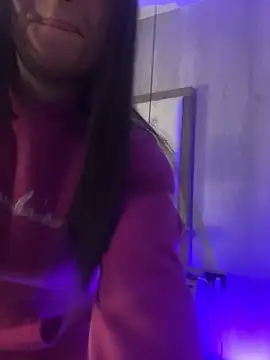 Anya Volker online show from March 18, 2026, 12:51 pm