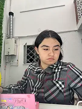 Anya Volker online show from March 26, 2026, 11:41 am