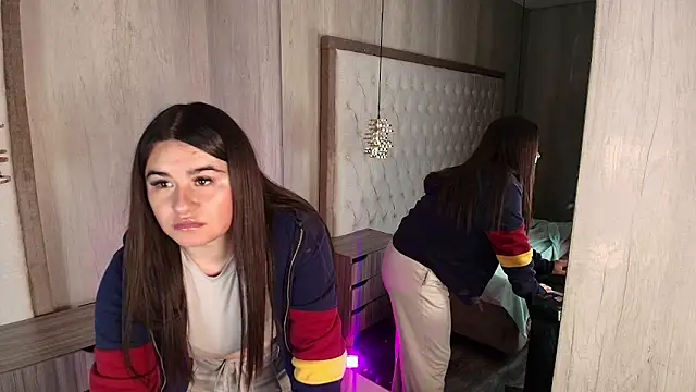 Anya Volker online show from March 12, 2026, 12:31 pm