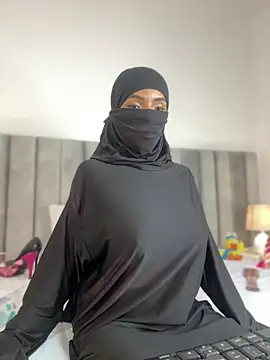 aminaa  online show from March 16, 2026, 6:32 pm