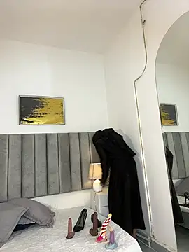 aminaa  online show from February 20, 2026, 6:32 pm