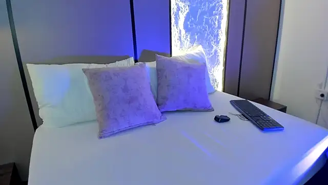 ariadna boneville online show from March 5, 2026, 2:30 am