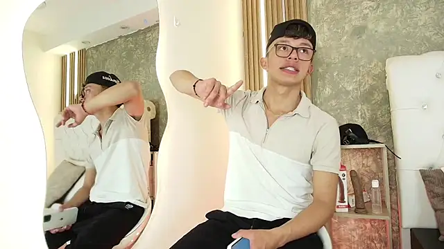 Snapshot of Dark_Nico chatting on March 29, 2026, 3:52 am Dark Nico online show from March 29, 2026, 3:52 am