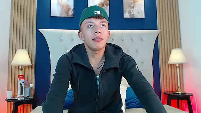 Snapshot of Dark_Nico chatting on March 6, 2026, 3:56 am Dark Nico online show from March 6, 2026, 3:56 am