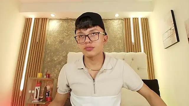 Snapshot of Dark_Nico chatting on March 25, 2026, 3:39 am Dark Nico online show from March 25, 2026, 3:39 am