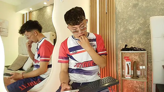 Snapshot of Dark_Nico chatting on April 1, 2026, 3:41 am Dark Nico online show from April 1, 2026, 3:41 am