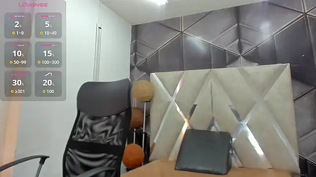 Agatta Adams online show from March 18, 2026, 3:03 pm