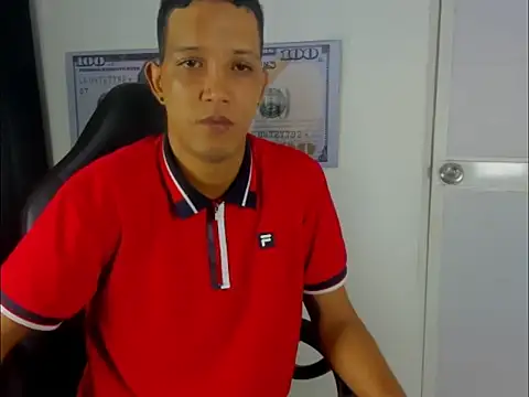 Snapshot of badboy_master chatting on March 13, 2026, 5:01 am badboy master online show from March 13, 2026, 5:01 am