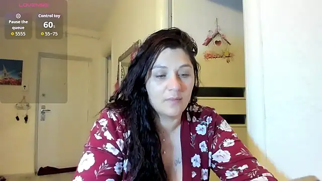 Snapshot of EVELYNA88 chatting on April 23, 2026, 7:04 pm EVELYNA88 online show from April 23, 2026, 7:04 pm