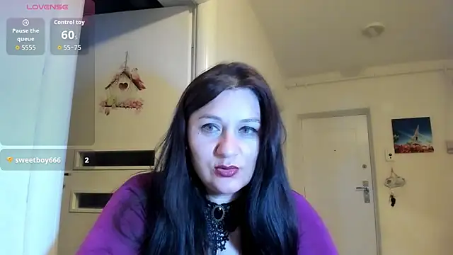 Snapshot of EVELYNA88 chatting on May 3, 2026, 7:39 pm EVELYNA88 online show from May 3, 2026, 7:39 pm