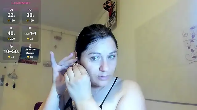 Snapshot of EVELYNA88 chatting on May 11, 2026, 8:50 pm EVELYNA88 online show from May 11, 2026, 8:50 pm