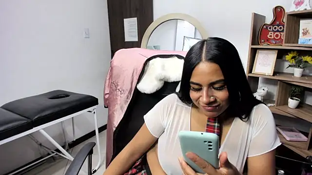 Scarlett Moom online show from April 23, 2026, 4:08 am