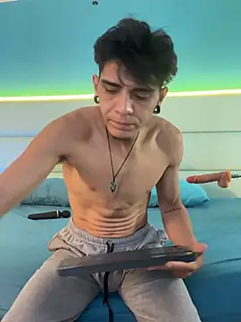 abrilandjulian online show from March 10, 2026, 11:47 am