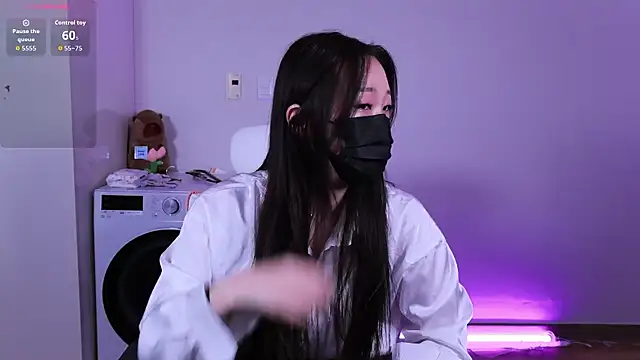 sodami01 online show from April 23, 2026, 12:22 pm