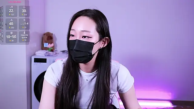 sodami01 online show from April 24, 2026, 12:18 pm