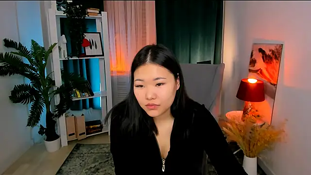 YunaArai online show from February 26, 2026, 11:21 am