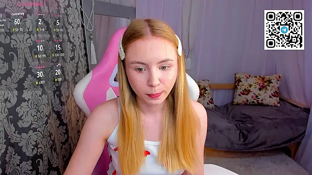 Snapshot of Linda__Bloom chatting on May 7, 2026, 1:10 am Linda Bloom online show from May 7, 2026, 1:10 am