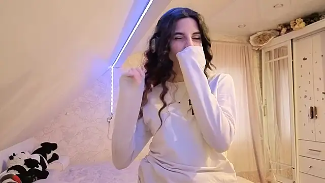 Blissmissataeses online show from March 22, 2026, 12:29 pm