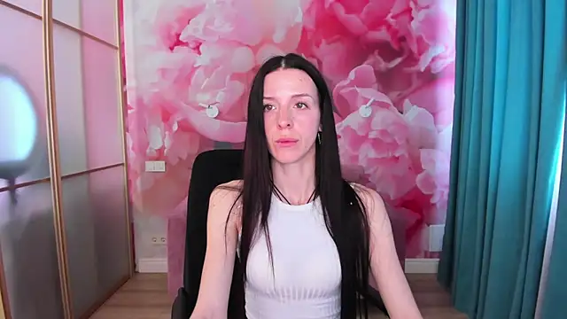 Snapshot of NoirDiva chatting on May 14, 2026, 6:21 am NoirDiva online show from May 14, 2026, 6:21 am