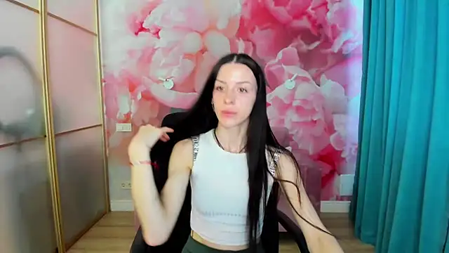 Snapshot of NoirDiva chatting on May 19, 2026, 5:58 am NoirDiva online show from May 19, 2026, 5:58 am