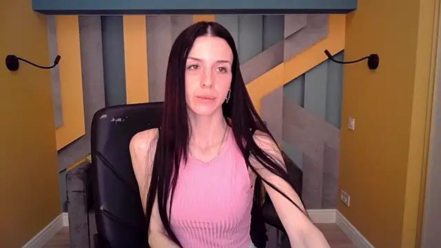 Snapshot of NoirDiva chatting on April 22, 2026, 5:47 am NoirDiva online show from April 22, 2026, 5:47 am