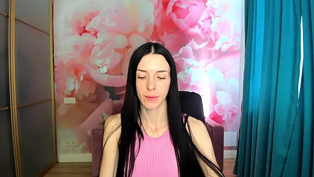 Snapshot of NoirDiva chatting on April 14, 2026, 5:56 am NoirDiva online show from April 14, 2026, 5:56 am