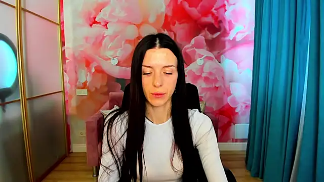 Snapshot of NoirDiva chatting on April 27, 2026, 6:11 am NoirDiva online show from April 27, 2026, 6:11 am