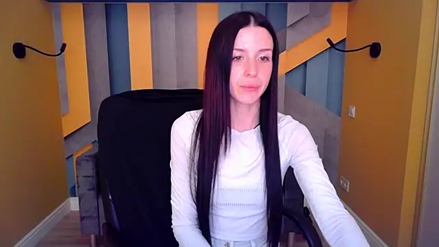 Snapshot of NoirDiva chatting on May 9, 2026, 12:08 pm NoirDiva online show from May 9, 2026, 12:08 pm