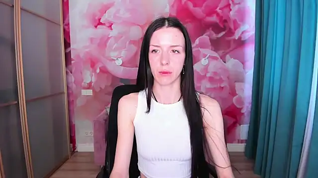 Snapshot of NoirDiva chatting on May 15, 2026, 5:38 am NoirDiva online show from May 15, 2026, 5:38 am