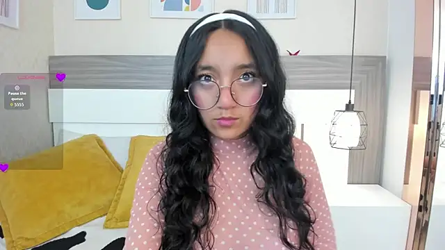 Emilyblussh online show from March 27, 2026, 7:59 pm