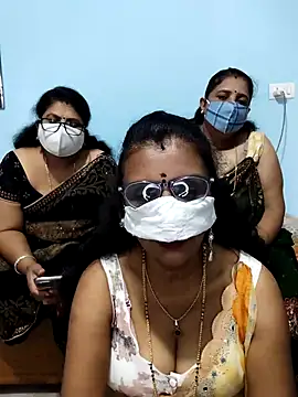 Snapshot of Kannadasexywifes chatting on April 20, 2026, 7:55 am Kannadasexywifes online show from April 20, 2026, 7:55 am