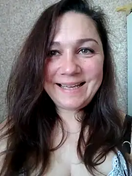 Susan8421 online show from May 5, 2026, 7:55 am