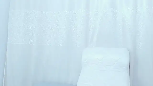 Cinnamon Skin01 online show from February 20, 2026, 10:06 am