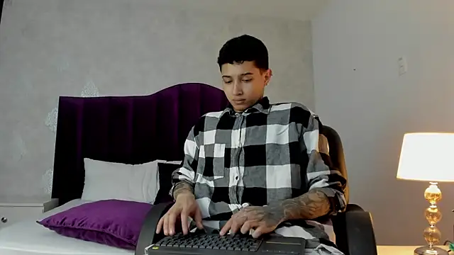 Snapshot of JoshBeech chatting on March 13, 2026, 2:11 pm JoshBeech online show from March 13, 2026, 2:11 pm