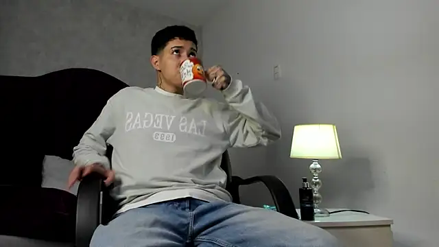 Snapshot of JoshBeech chatting on March 5, 2026, 1:08 pm JoshBeech online show from March 5, 2026, 1:08 pm