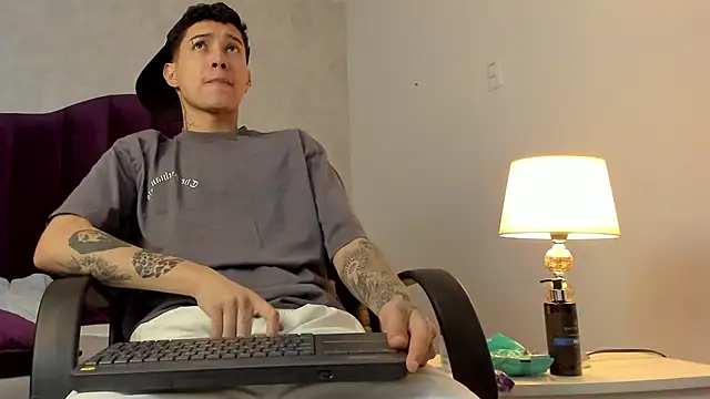 Snapshot of JoshBeech chatting on March 7, 2026, 1:38 pm JoshBeech online show from March 7, 2026, 1:38 pm