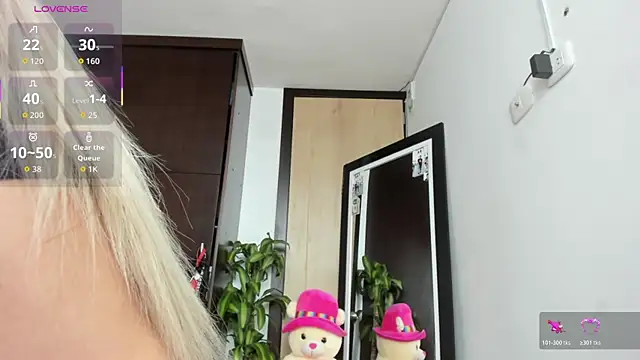 alisoondrean  online show from April 24, 2026, 6:54 pm