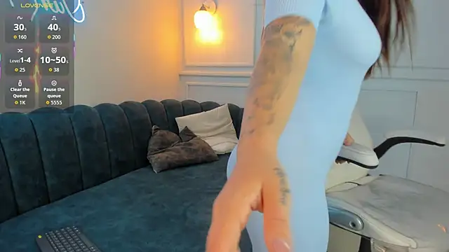 Zafiro21  online show from March 27, 2026, 7:26 pm