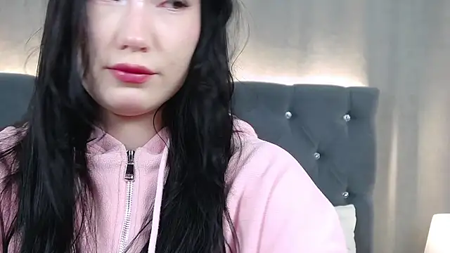 VikkyVonn online show from March 9, 2026, 12:41 pm