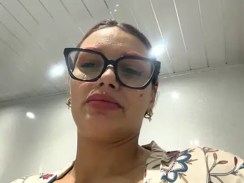 Snapshot of FoxyValentine chatting on May 10, 2026, 3:36 pm FoxyValentine online show from May 10, 2026, 3:36 pm
