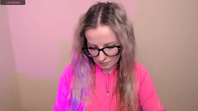 Snapshot of AnnePeach chatting on March 17, 2026, 6:11 pm AnnePeach online show from March 17, 2026, 6:11 pm