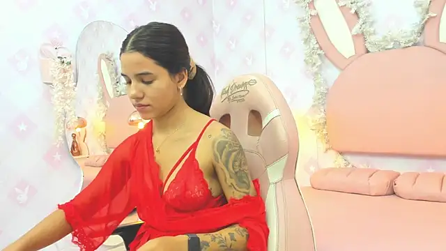 Snapshot of Isabellaa_Rosee chatting on April 15, 2026, 8:20 pm Isabellaa Rosee online show from April 15, 2026, 8:20 pm