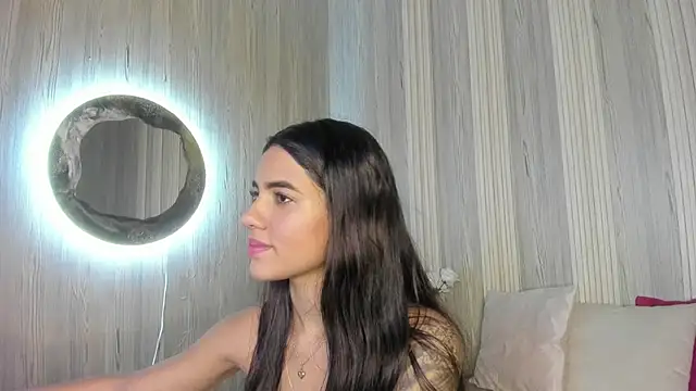 Snapshot of Isabellaa_Rosee chatting on June 18, 2026, 8:36 pm Isabellaa Rosee online show from June 18, 2026, 8:36 pm